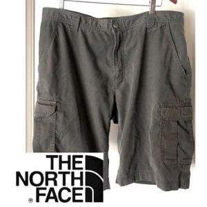 The North Face Cargo Shorts Gray size 40